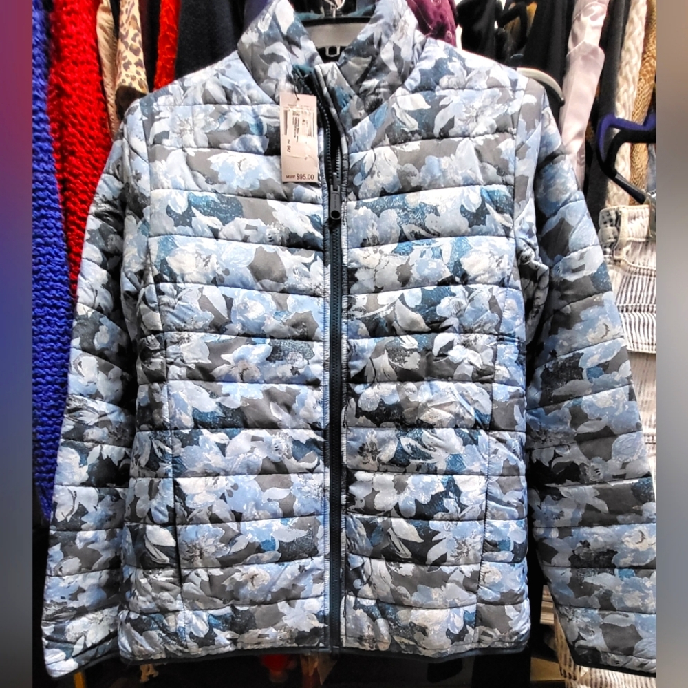 Vera Bradley Reversible Puffer Textured Garden Blue Jacket SZ. SM NWT